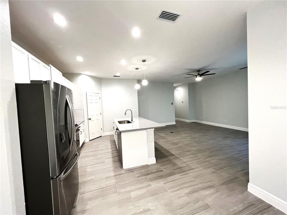 For Rent: $2,600 (4 beds, 2 baths, 1850 Square Feet)