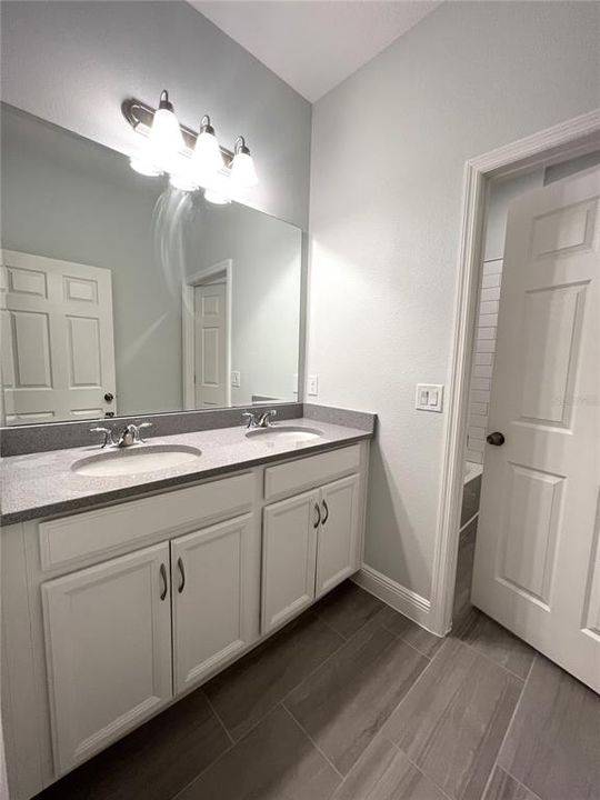 For Rent: $2,600 (4 beds, 2 baths, 1850 Square Feet)