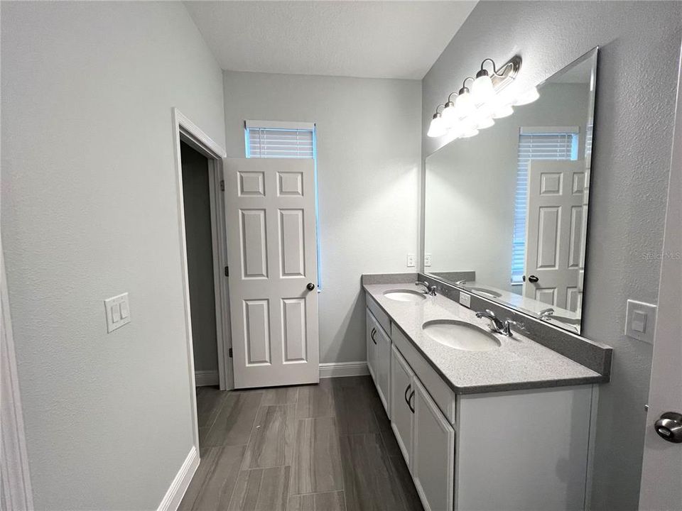 For Rent: $2,600 (4 beds, 2 baths, 1850 Square Feet)