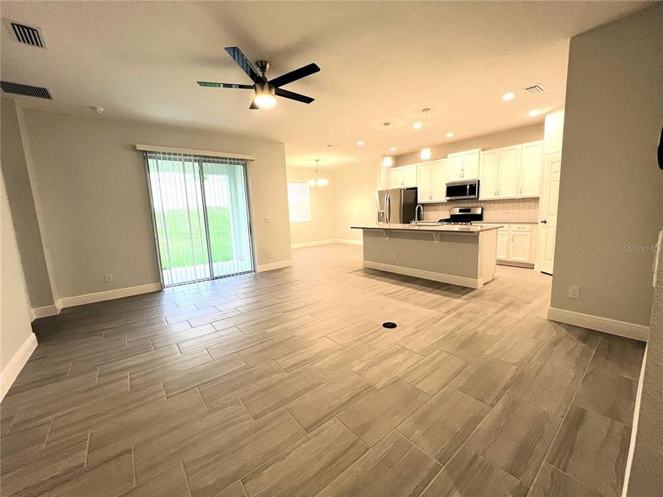 For Rent: $2,600 (4 beds, 2 baths, 1850 Square Feet)