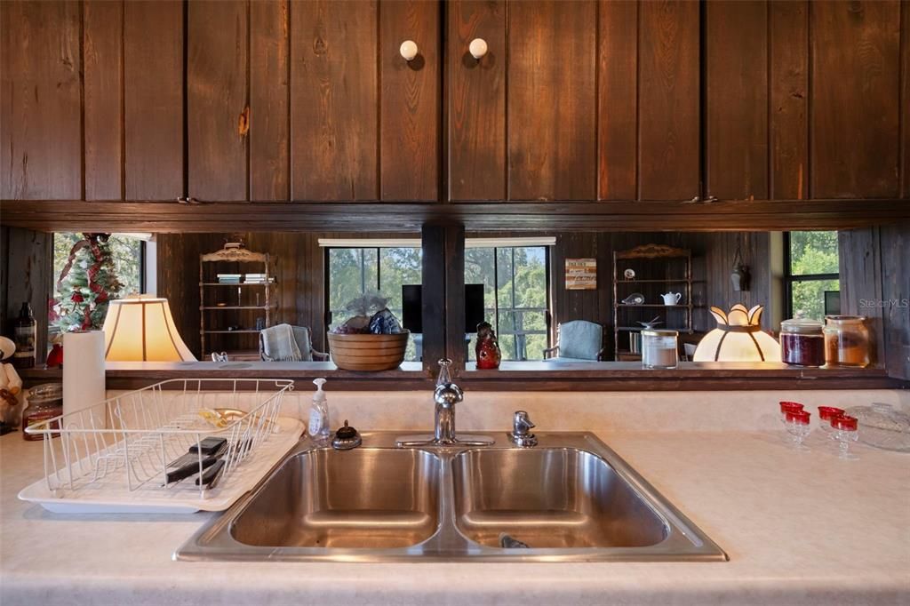 待售: $1,500,000 (22.80 acres)