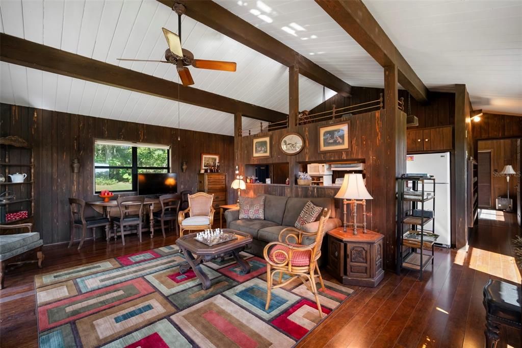 待售: $1,500,000 (22.80 acres)