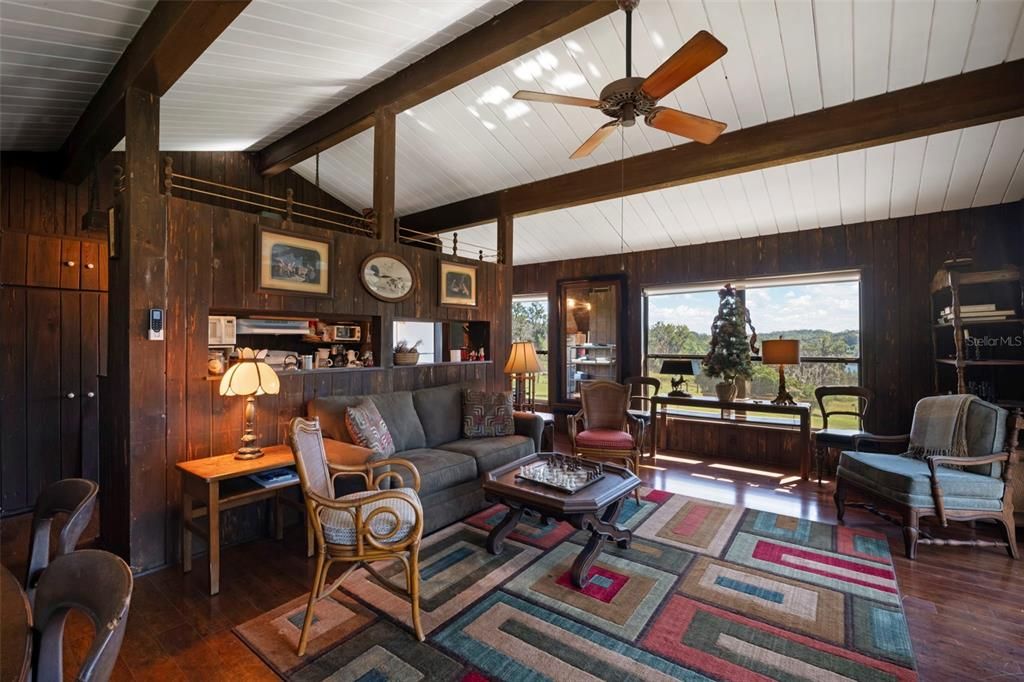 待售: $1,500,000 (22.80 acres)