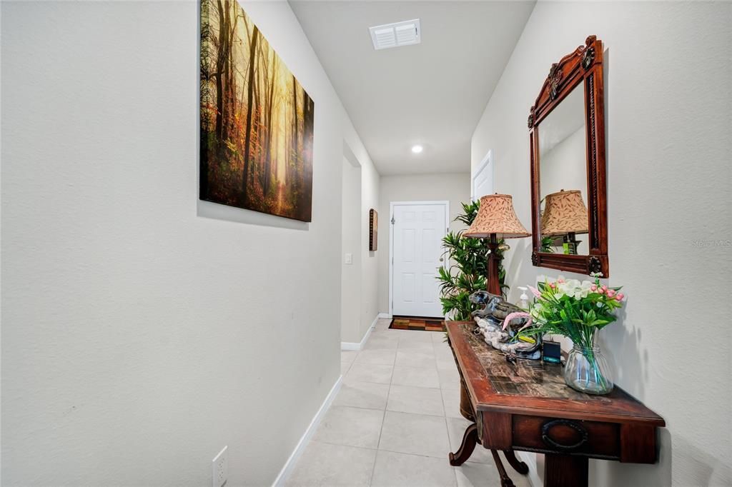 待售: $399,000 (4 贝兹, 3 浴室, 2208 平方英尺)