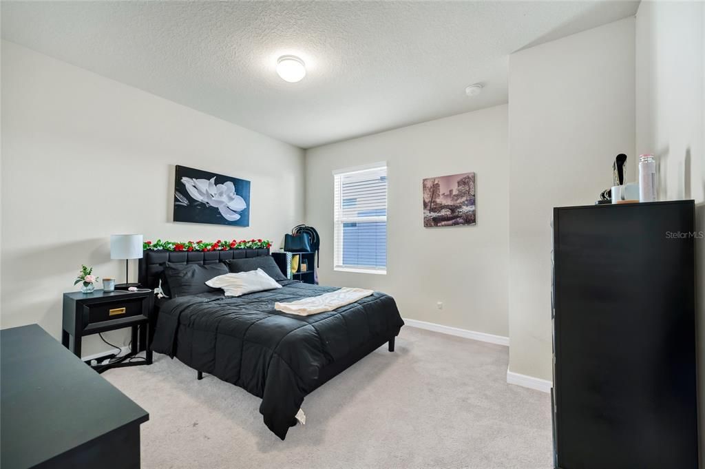 待售: $399,000 (4 贝兹, 3 浴室, 2208 平方英尺)