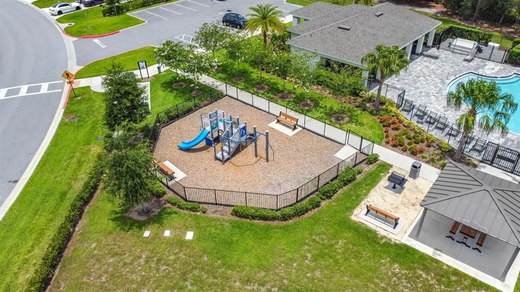 待售: $399,000 (4 贝兹, 3 浴室, 2208 平方英尺)