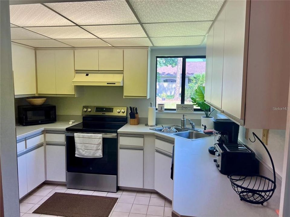 For Sale: $279,900 (3 beds, 2 baths, 1322 Square Feet)