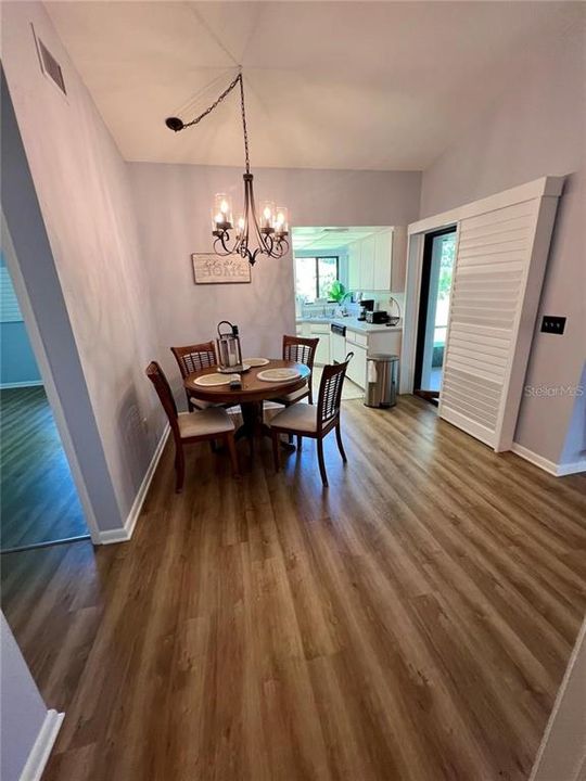 For Sale: $279,900 (3 beds, 2 baths, 1322 Square Feet)