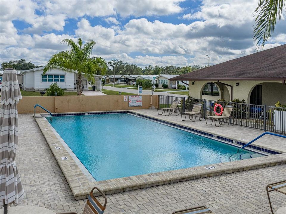 For Sale: $159,900 (2 beds, 2 baths, 1296 Square Feet)