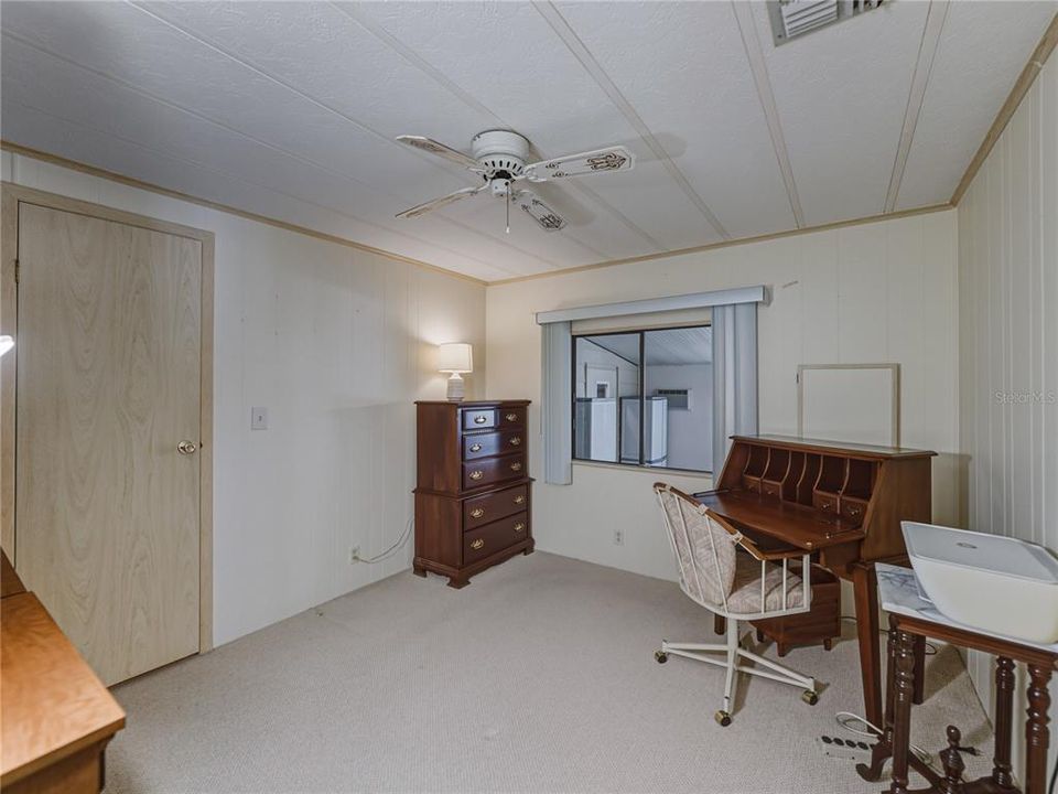 For Sale: $159,900 (2 beds, 2 baths, 1296 Square Feet)