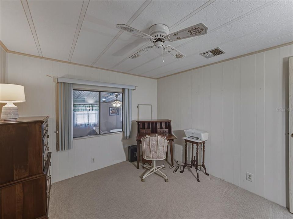 For Sale: $159,900 (2 beds, 2 baths, 1296 Square Feet)