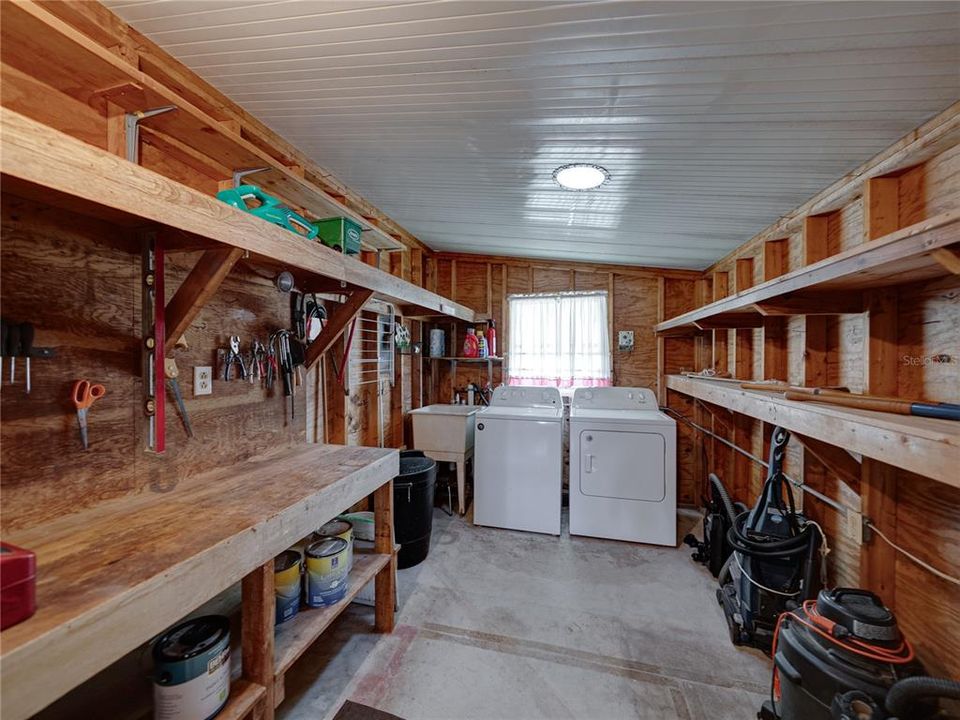 For Sale: $159,900 (2 beds, 2 baths, 1296 Square Feet)