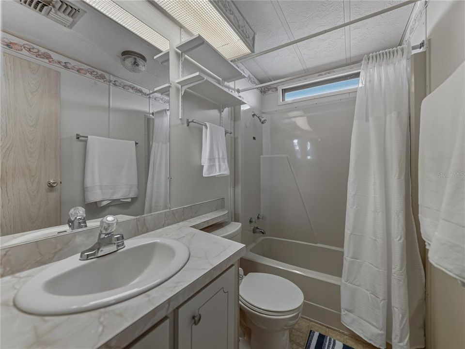 For Sale: $159,900 (2 beds, 2 baths, 1296 Square Feet)