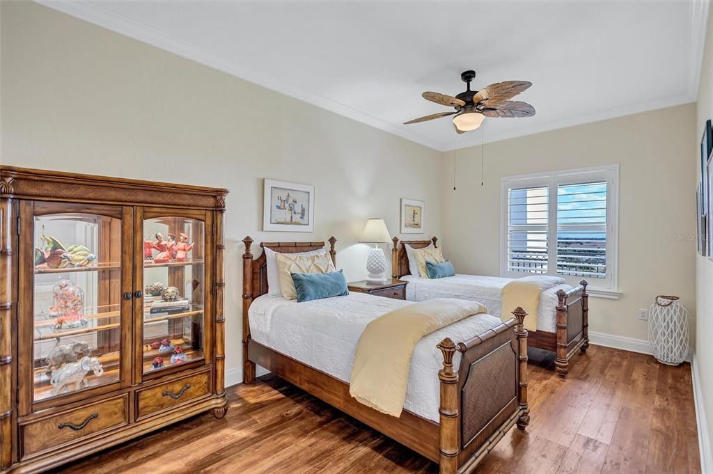 En Venta: $839,000 (3 camas, 2 baños, 2306 Pies cuadrados)