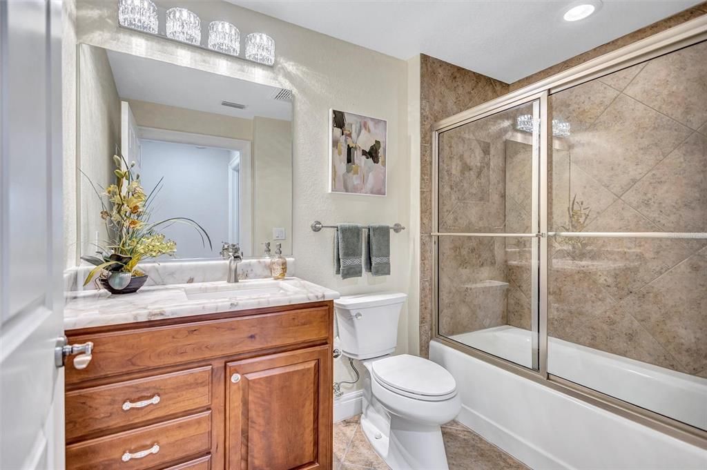 En Venta: $839,000 (3 camas, 2 baños, 2306 Pies cuadrados)