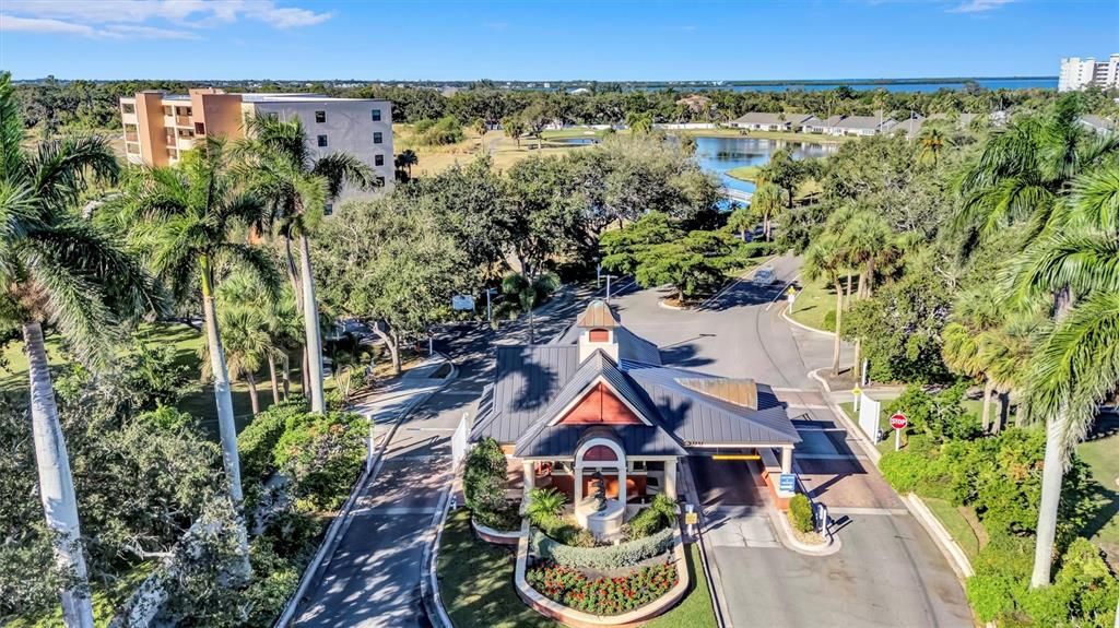 En Venta: $839,000 (3 camas, 2 baños, 2306 Pies cuadrados)