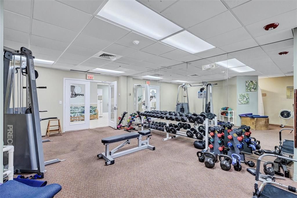 En Venta: $839,000 (3 camas, 2 baños, 2306 Pies cuadrados)