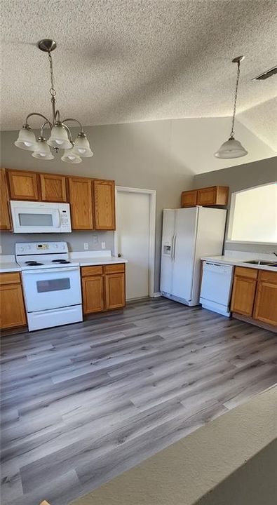 出租: $1,900 (3 贝兹, 2 浴室, 1368 平方英尺)