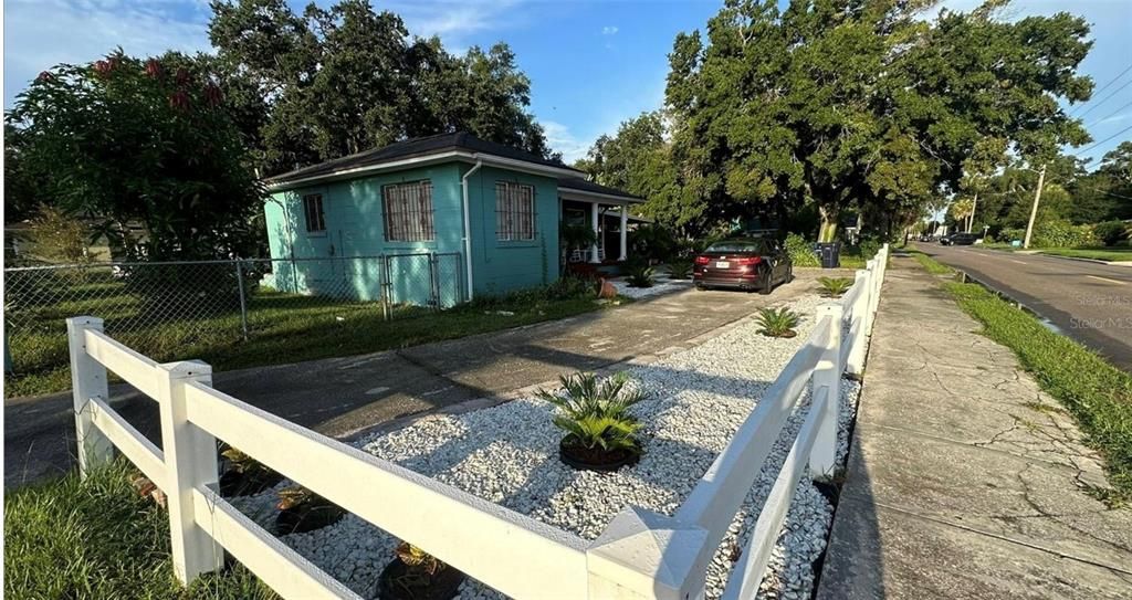 For Sale: $349,900 (4 beds, 2 baths, 1520 Square Feet)