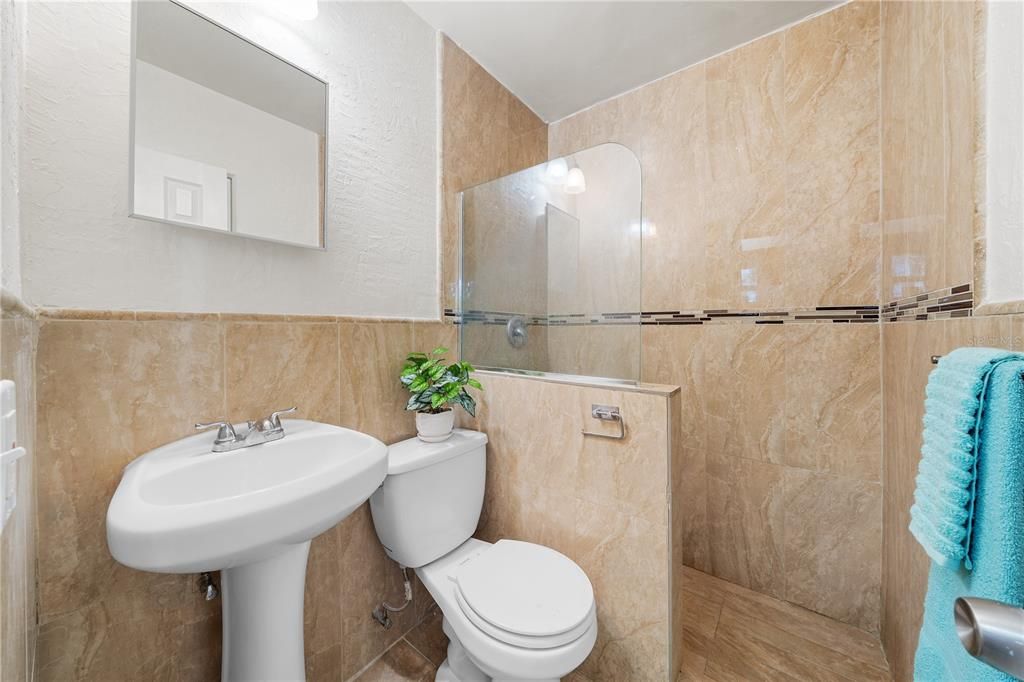 For Rent: $1,075 (1 beds, 1 baths, 400 Square Feet)