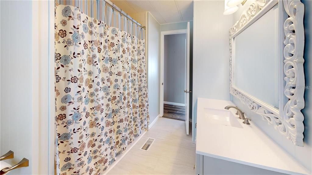 待售: $189,000 (2 贝兹, 2 浴室, 1120 平方英尺)