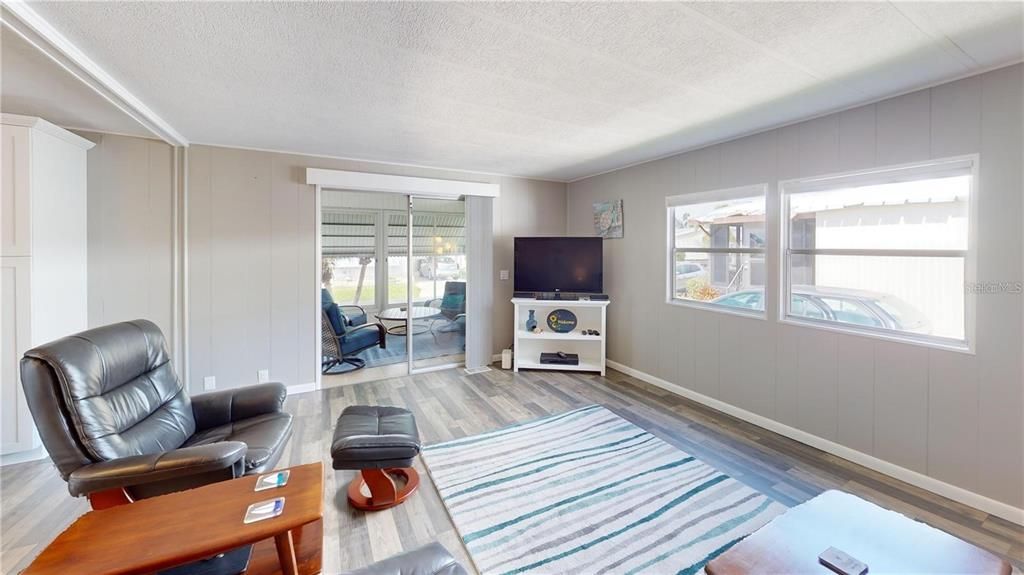 待售: $189,000 (2 贝兹, 2 浴室, 1120 平方英尺)