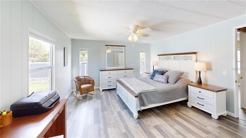 待售: $189,000 (2 贝兹, 2 浴室, 1120 平方英尺)