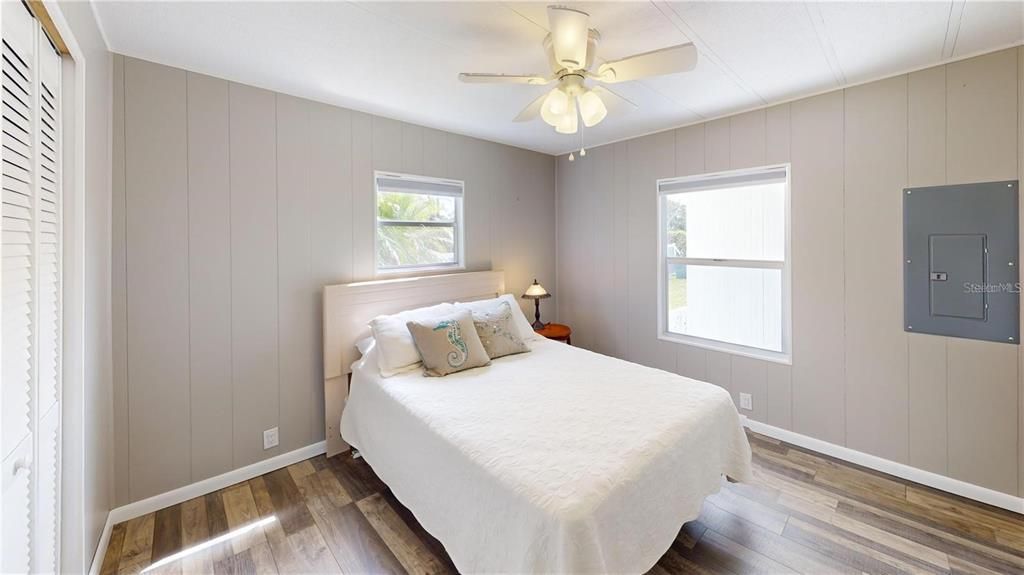 待售: $189,000 (2 贝兹, 2 浴室, 1120 平方英尺)