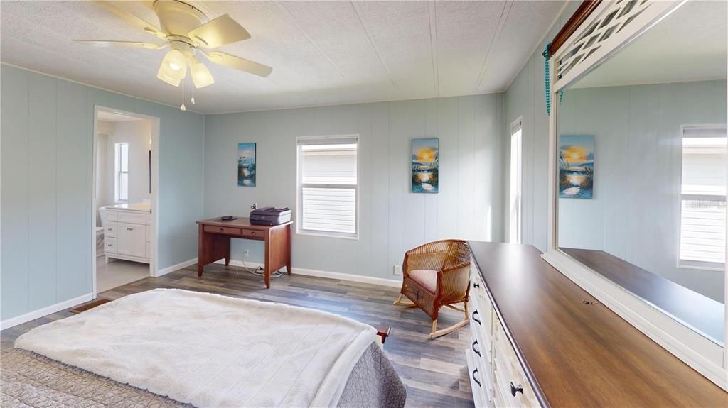 待售: $189,000 (2 贝兹, 2 浴室, 1120 平方英尺)