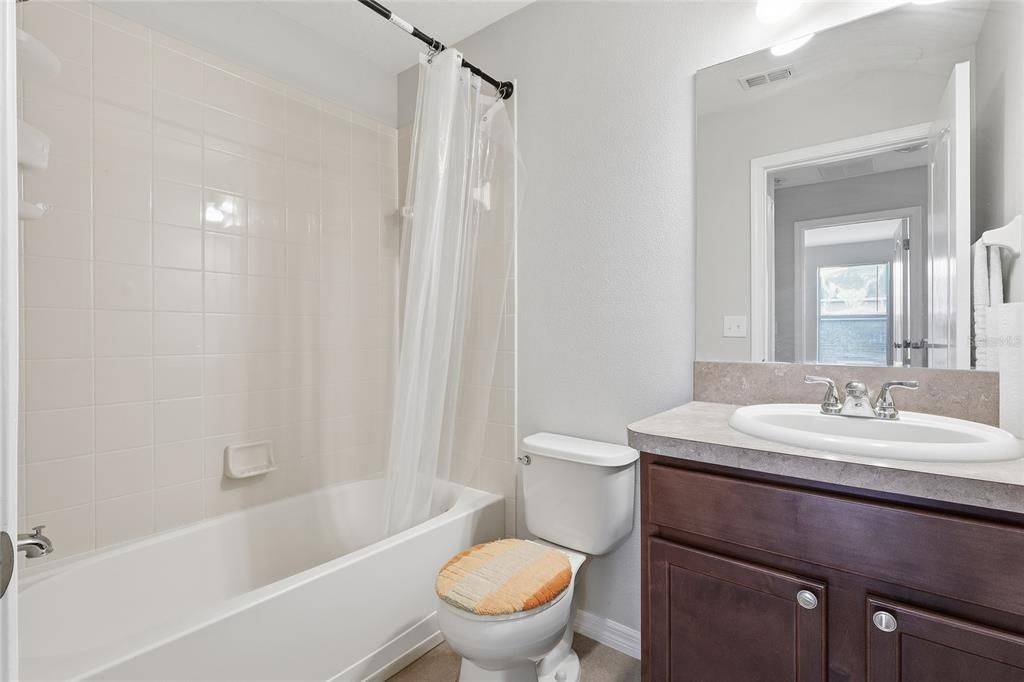 For Sale: $290,000 (3 beds, 2 baths, 1588 Square Feet)