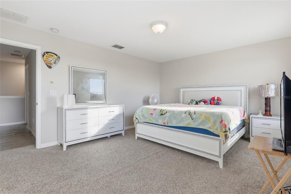 For Sale: $290,000 (3 beds, 2 baths, 1588 Square Feet)