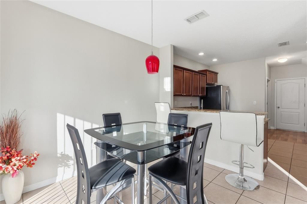 For Sale: $290,000 (3 beds, 2 baths, 1588 Square Feet)