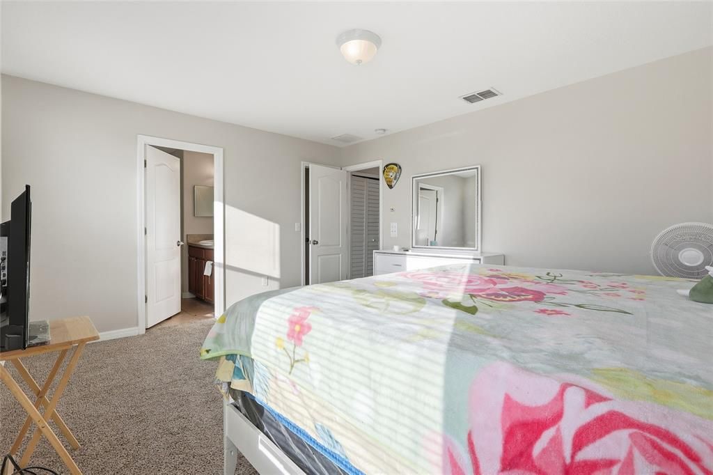 For Sale: $290,000 (3 beds, 2 baths, 1588 Square Feet)