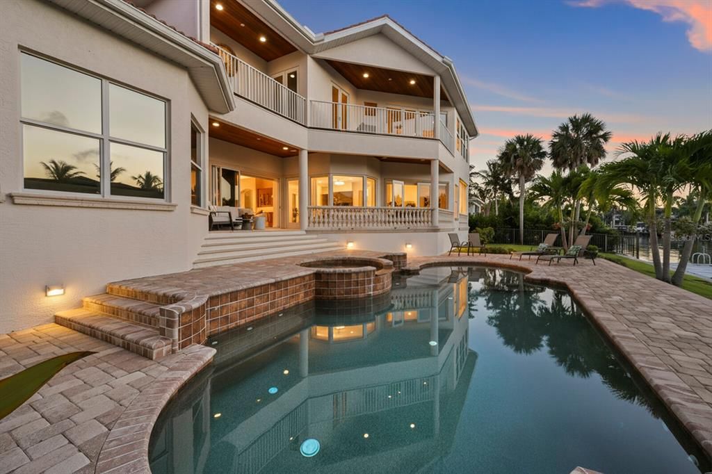 Activo con contrato: $5,295,000 (5 camas, 5 baños, 5240 Pies cuadrados)