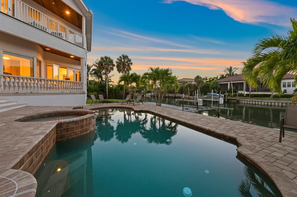 Activo con contrato: $5,295,000 (5 camas, 5 baños, 5240 Pies cuadrados)