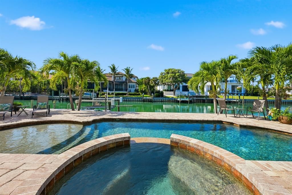 Activo con contrato: $5,295,000 (5 camas, 5 baños, 5240 Pies cuadrados)