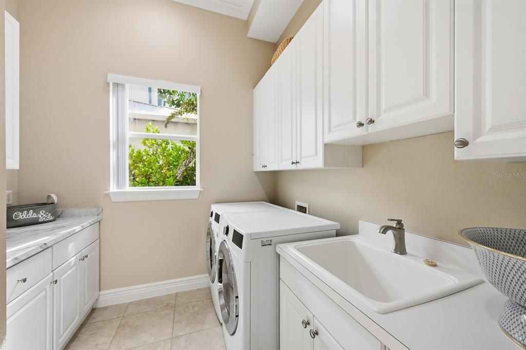 Activo con contrato: $5,295,000 (5 camas, 5 baños, 5240 Pies cuadrados)