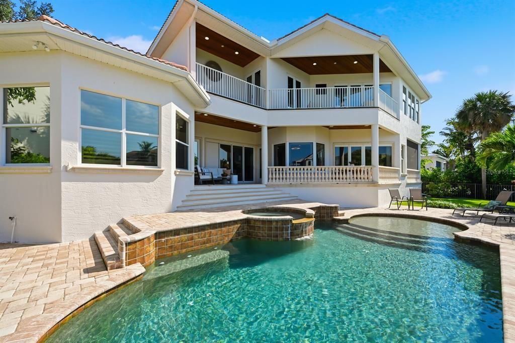 Activo con contrato: $5,295,000 (5 camas, 5 baños, 5240 Pies cuadrados)