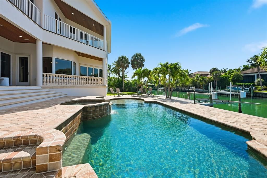 Activo con contrato: $5,295,000 (5 camas, 5 baños, 5240 Pies cuadrados)