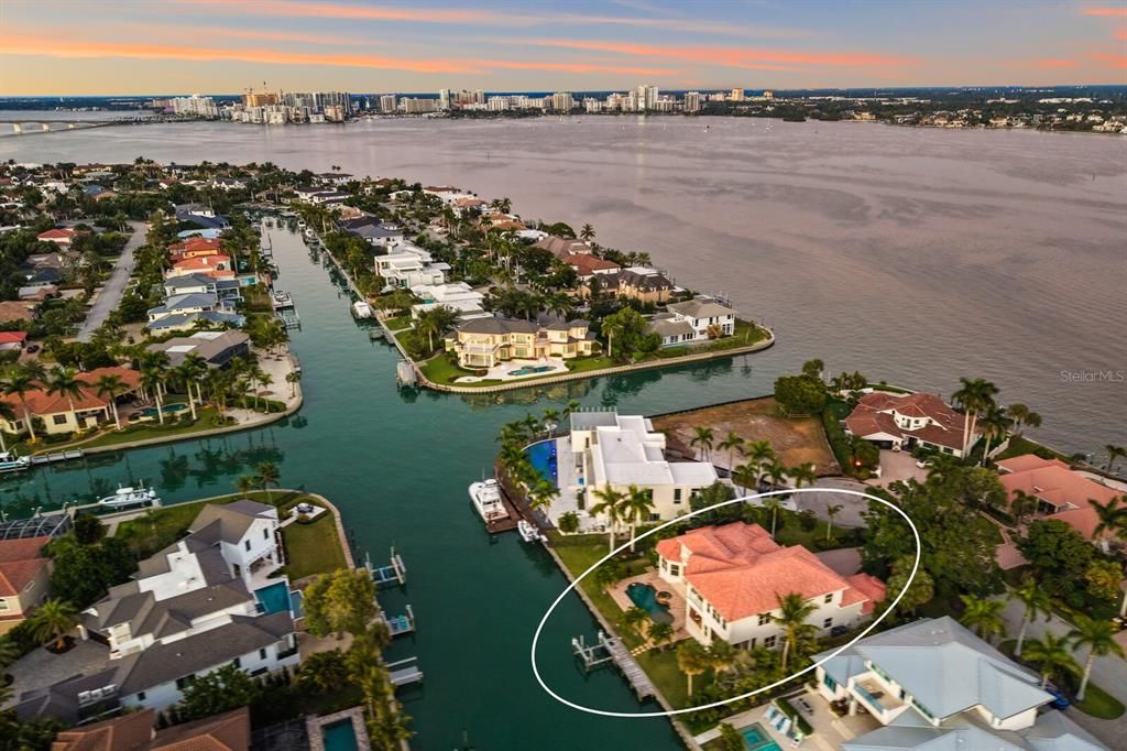 Activo con contrato: $5,295,000 (5 camas, 5 baños, 5240 Pies cuadrados)