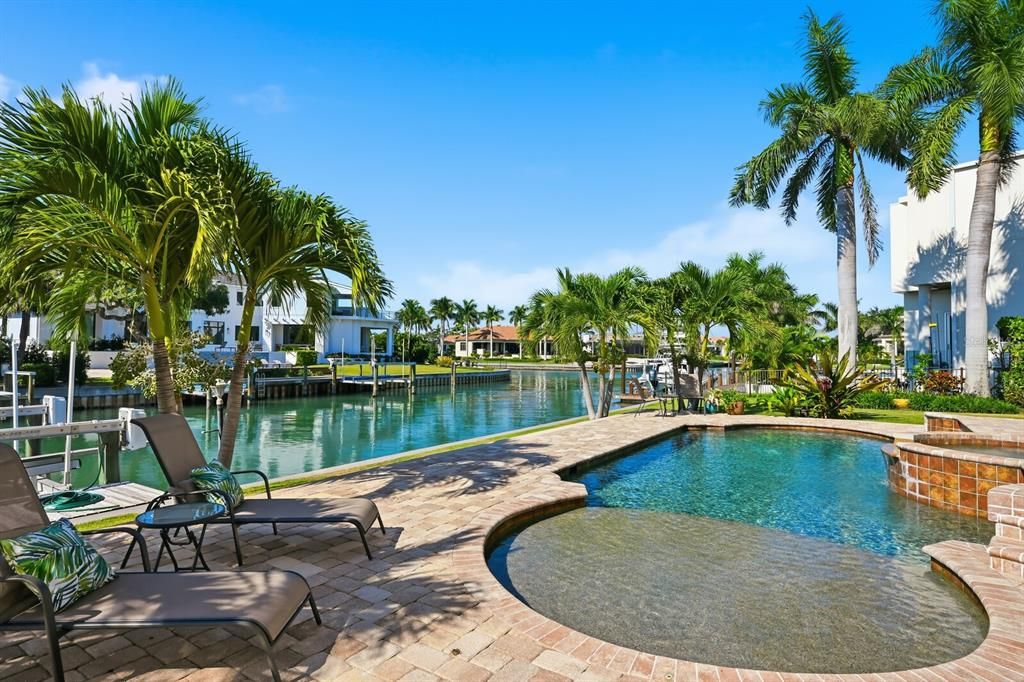 Activo con contrato: $5,295,000 (5 camas, 5 baños, 5240 Pies cuadrados)