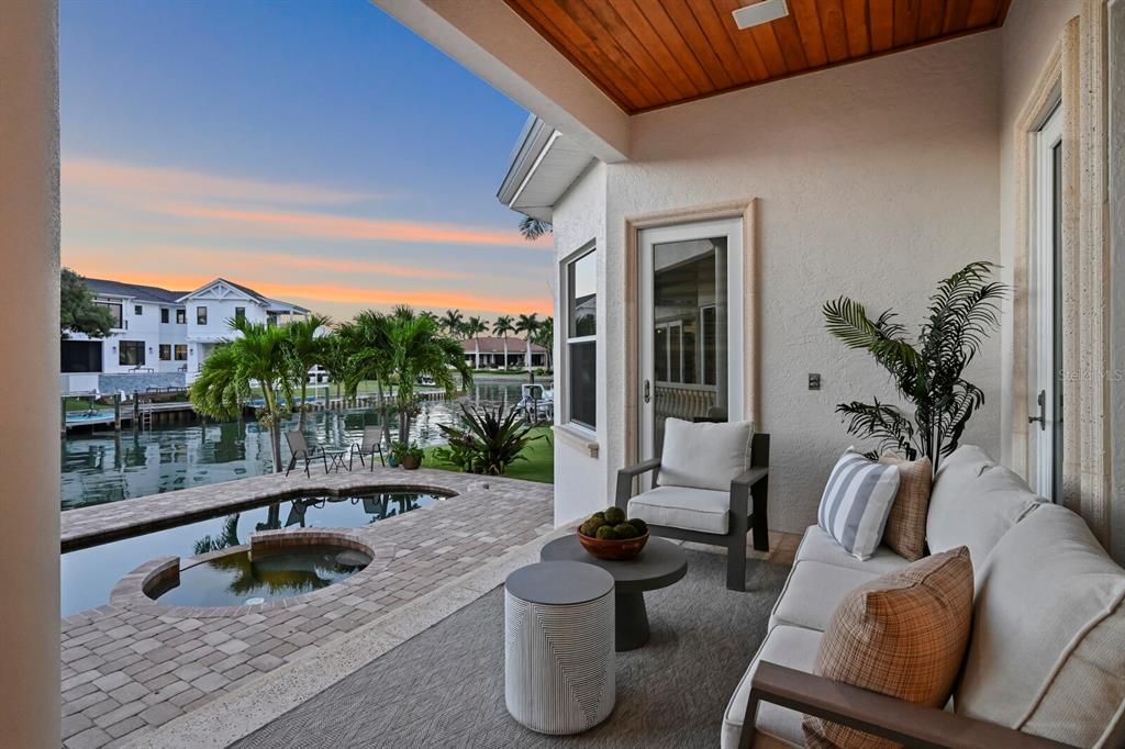 Activo con contrato: $5,295,000 (5 camas, 5 baños, 5240 Pies cuadrados)