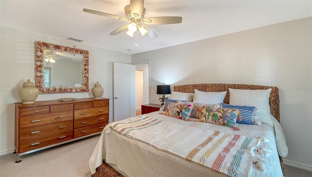 На продажу: $1,575,000 (3 спален, 3 ванн, 2758 Квадратных фут)