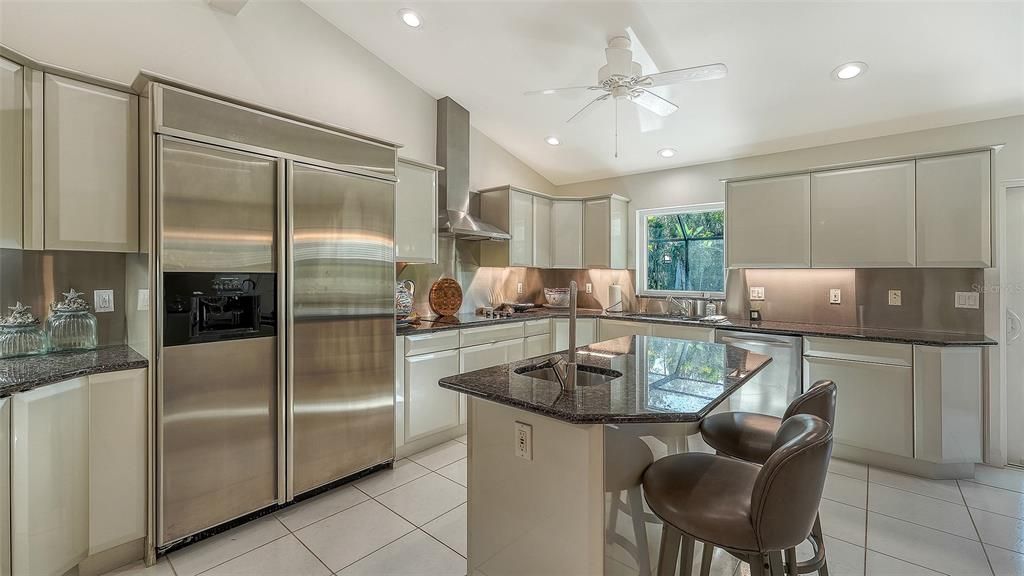 На продажу: $1,575,000 (3 спален, 3 ванн, 2758 Квадратных фут)