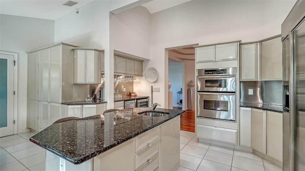 На продажу: $1,575,000 (3 спален, 3 ванн, 2758 Квадратных фут)