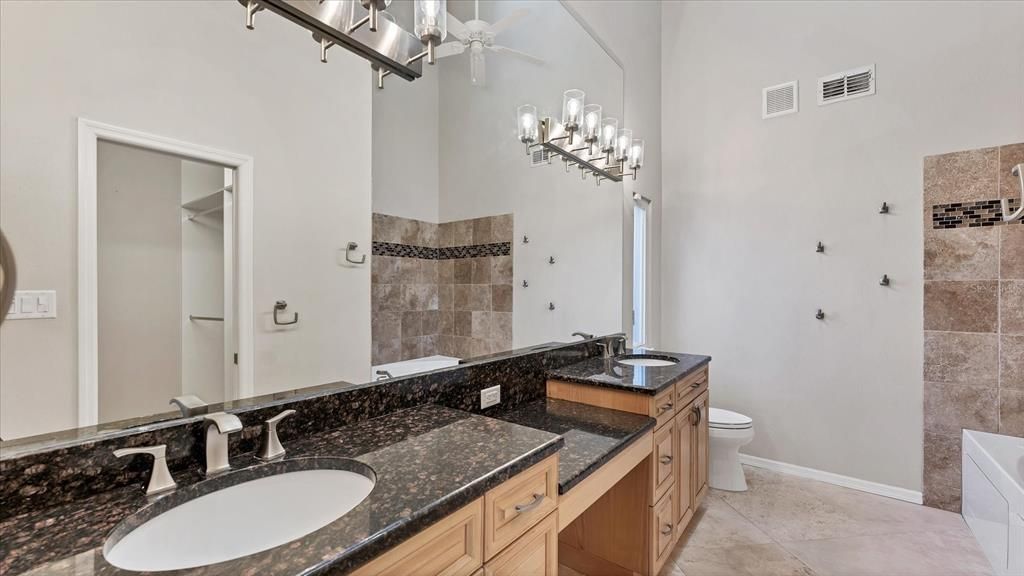 待售: $799,900 (3 贝兹, 2 浴室, 1708 平方英尺)