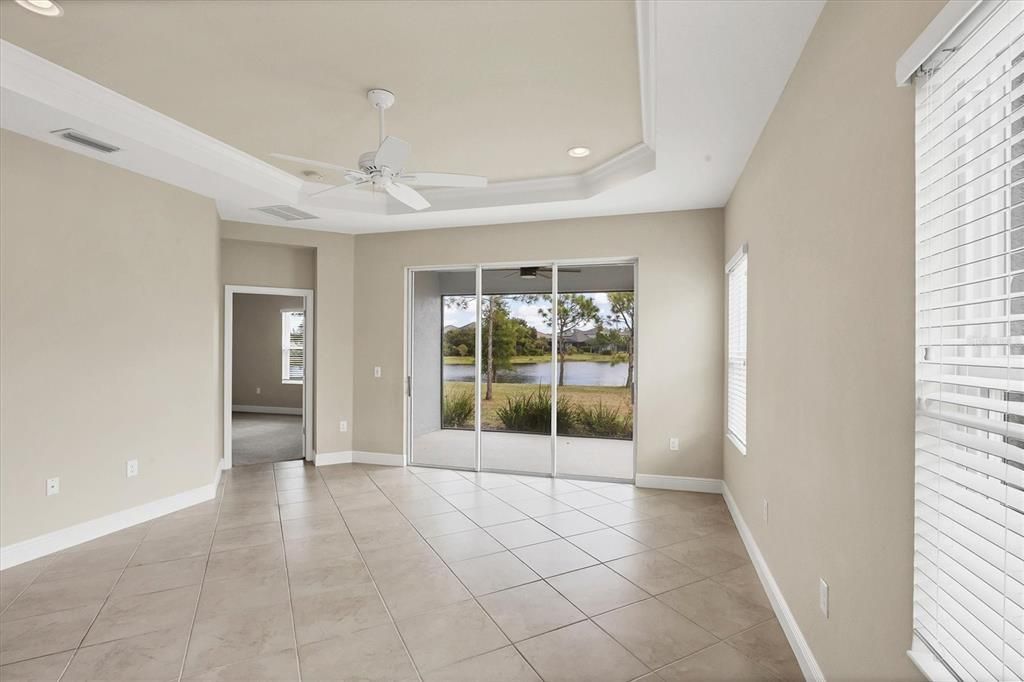 Activo con contrato: $450,000 (3 camas, 2 baños, 1874 Pies cuadrados)