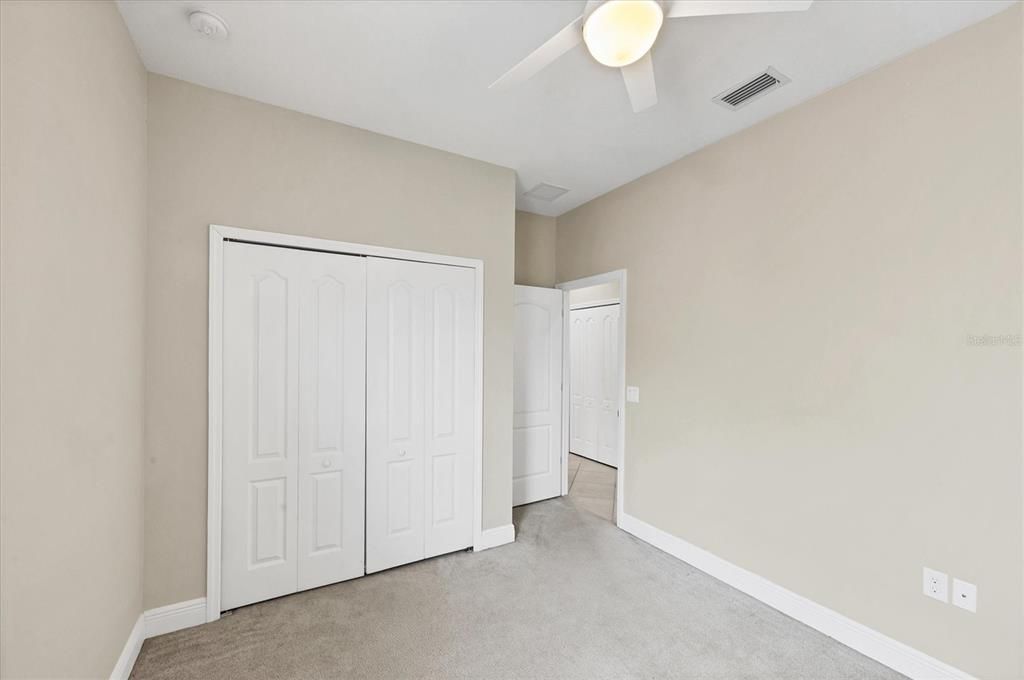 Activo con contrato: $450,000 (3 camas, 2 baños, 1874 Pies cuadrados)