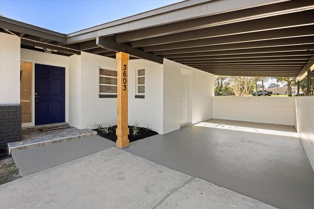 Active With Contract: $299,900 (3 beds, 2 baths, 1233 Square Feet)
