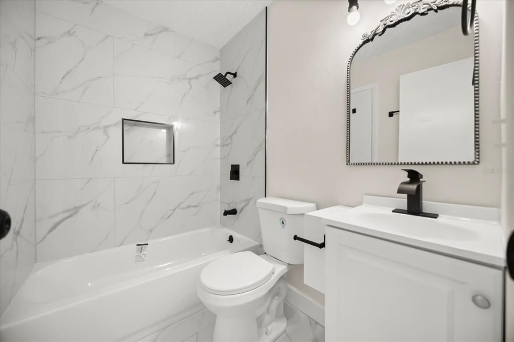 Active With Contract: $299,900 (3 beds, 2 baths, 1233 Square Feet)